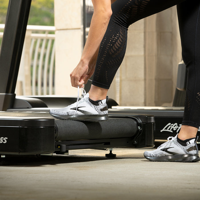 Life Fitness Club Series+ Treadmill