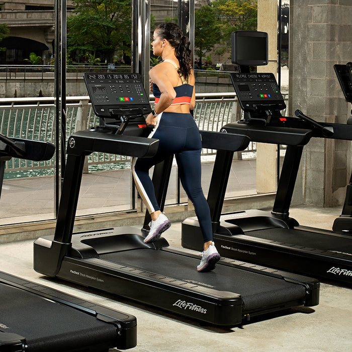 Life Fitness Club Series+ Treadmill