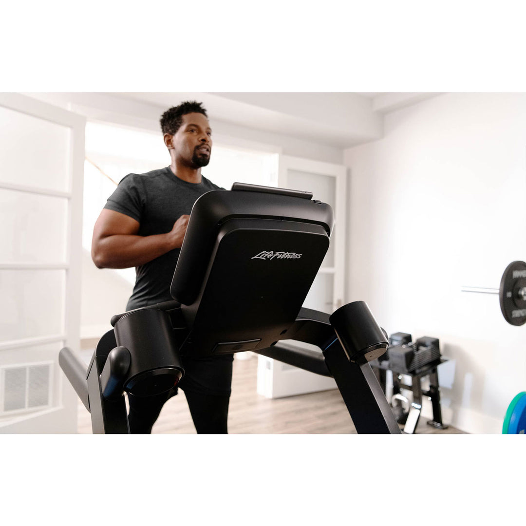 Life Fitness Run CX Treadmill