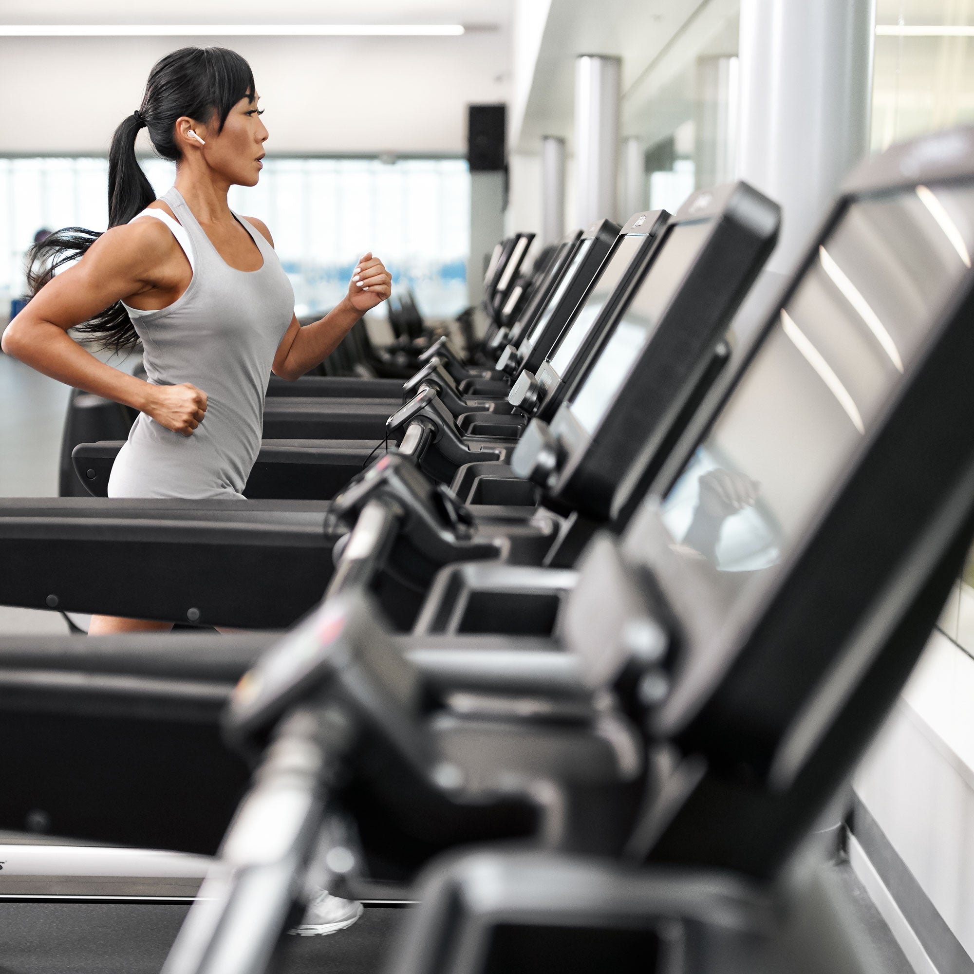 Gyms with treadmills online near me