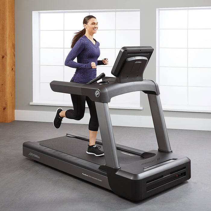 Life Fitness Club Series+ Treadmill